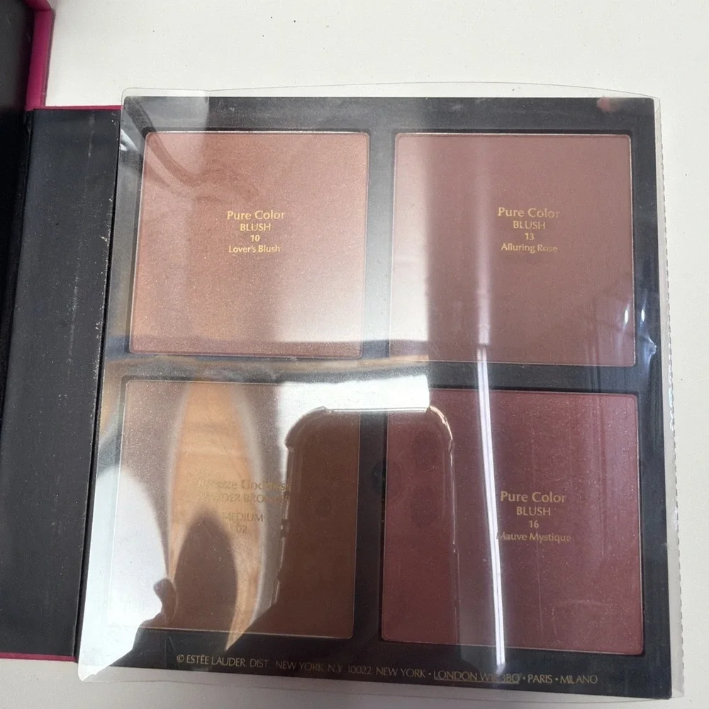Estée Lauder Makeup Palette Gift Box 16 Lip 30 Shadow 4 Blush -Box Has Wear‎